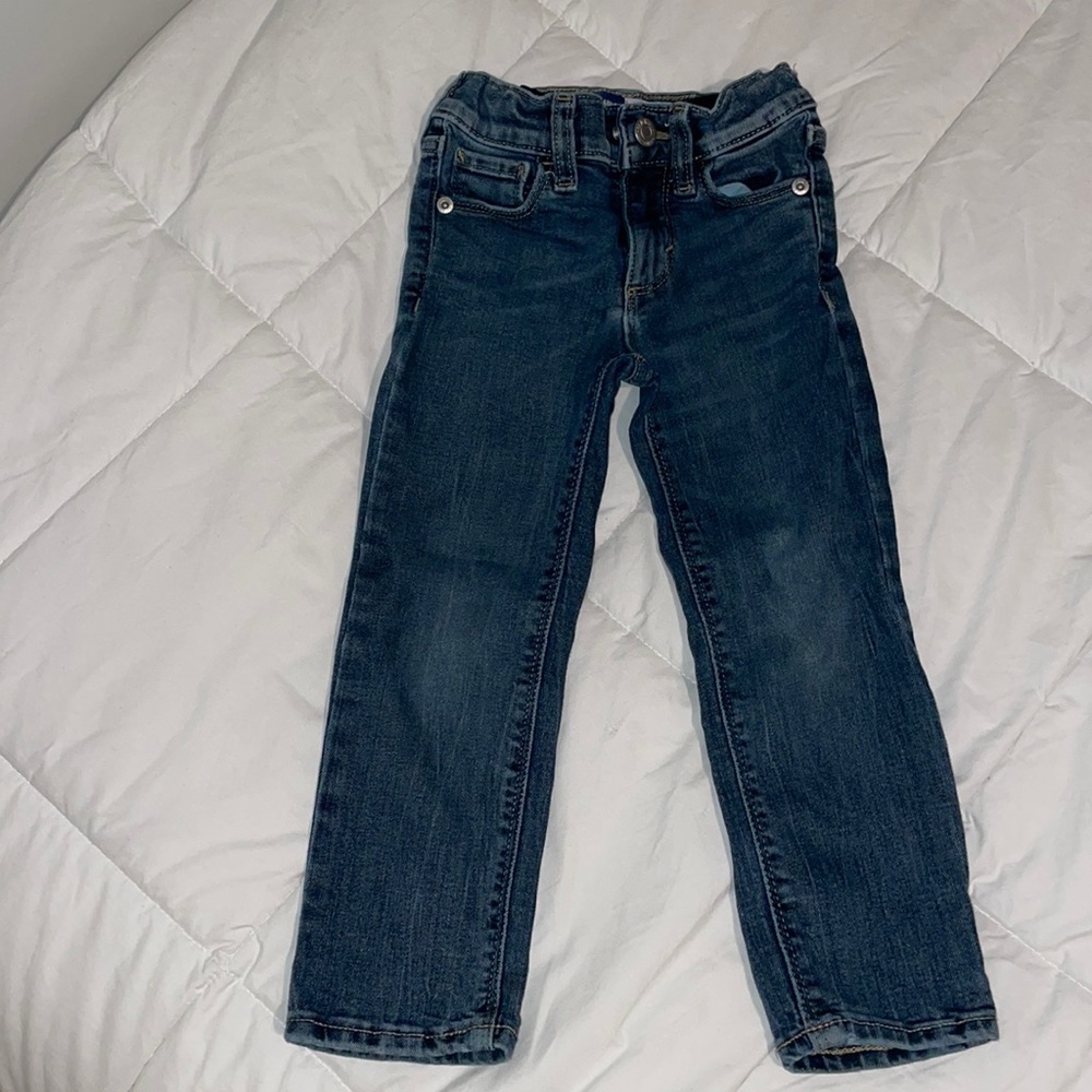 Light wash/straight leg. Old Navy 3T.